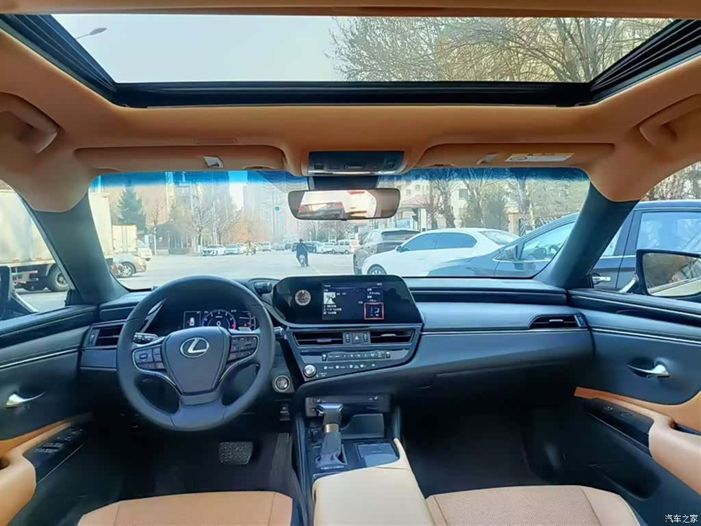 Lexus ES, 2022 13