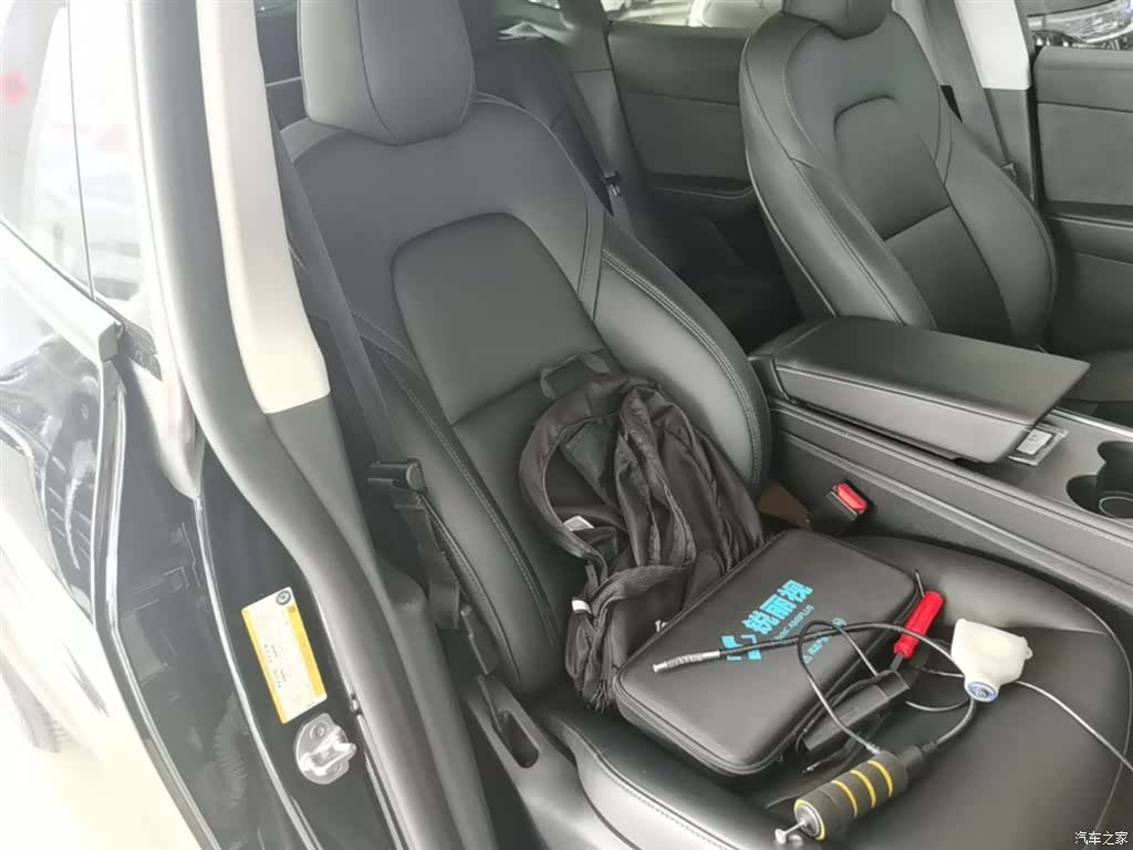 Tesla Model Y, 2023 25