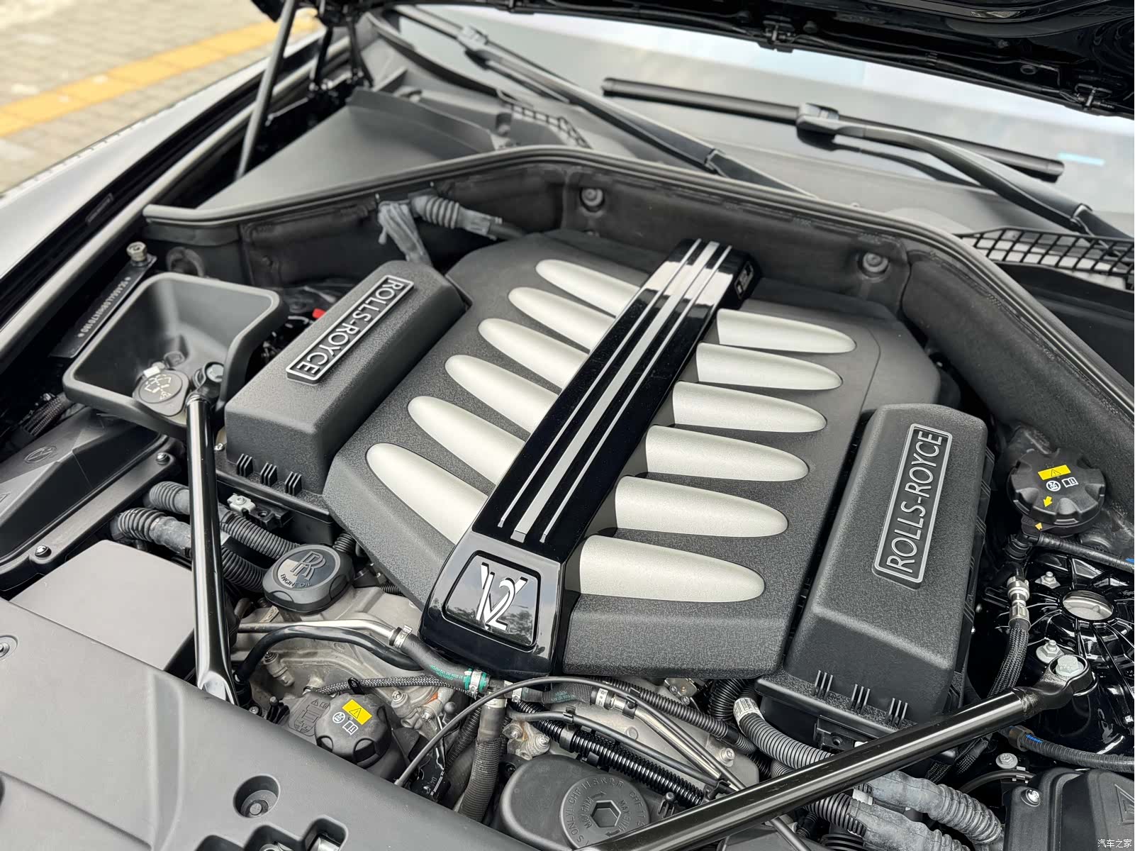 Rolls-Royce Ghost, 2017 25