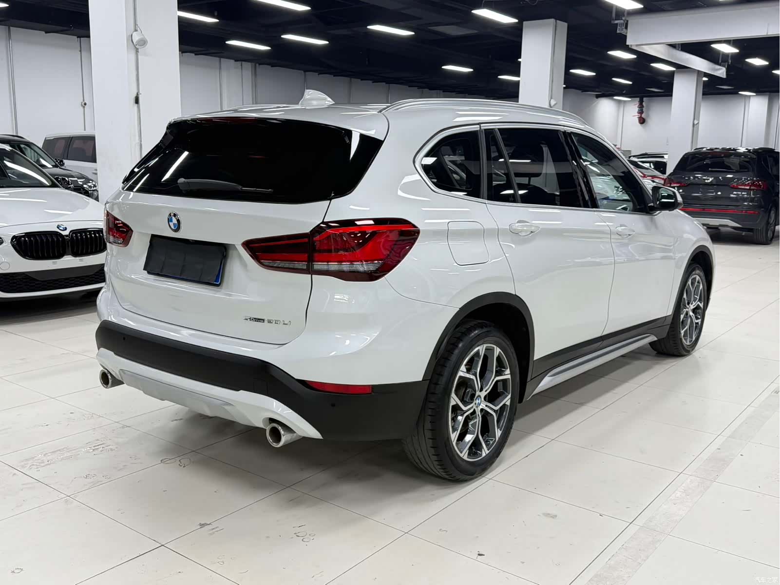 BMW X1, 2022 все фото