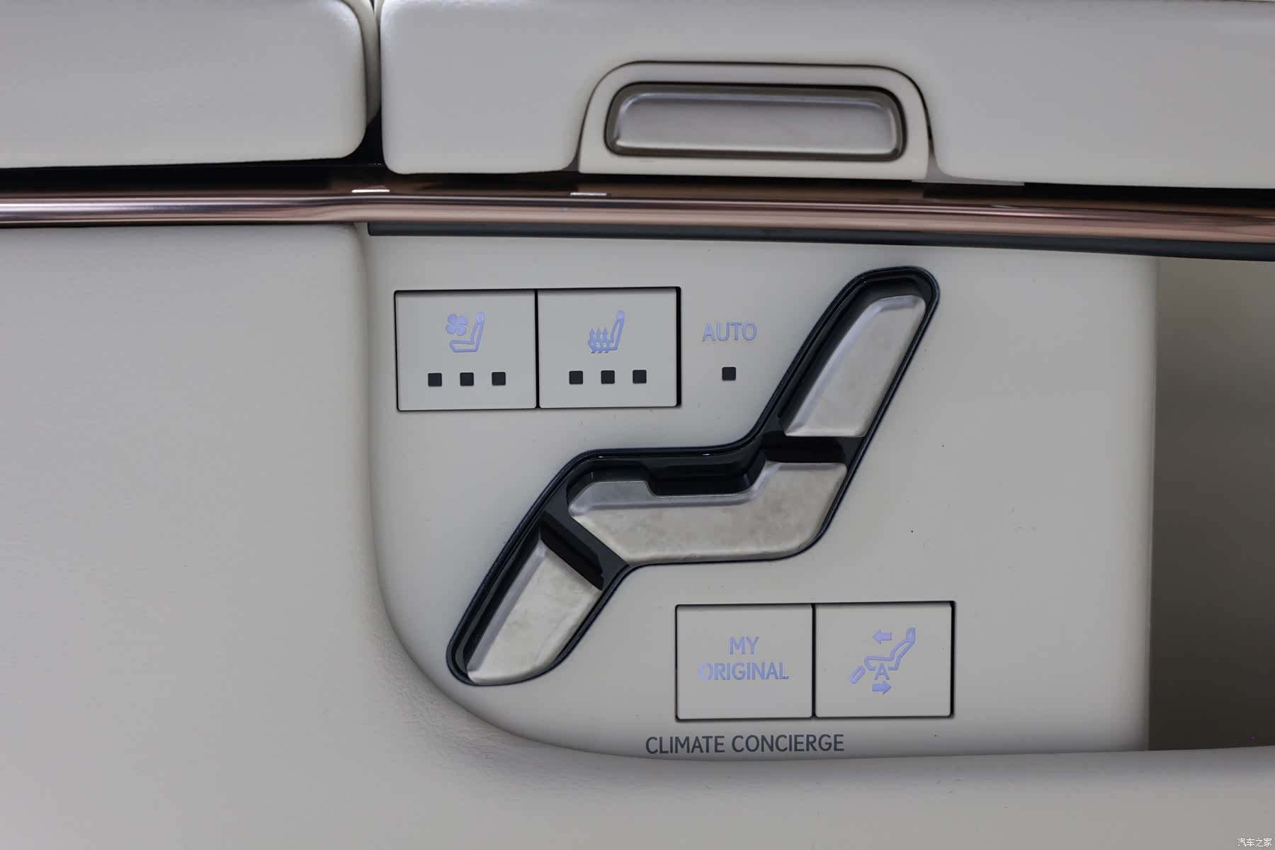 Lexus LM, 2025 21
