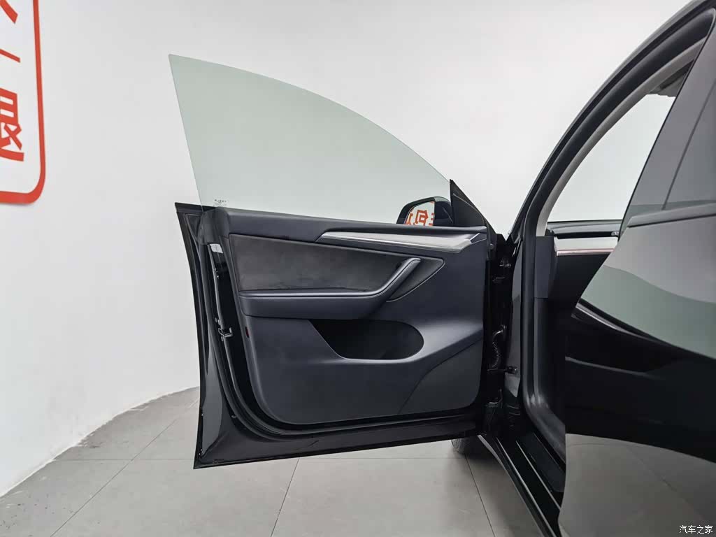 Tesla Model Y, 2024 8