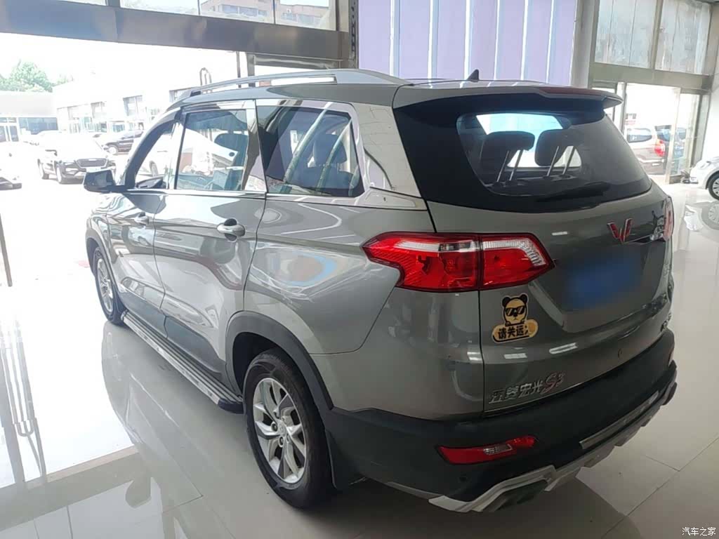 Wuling Hongguang, 2019 все фото