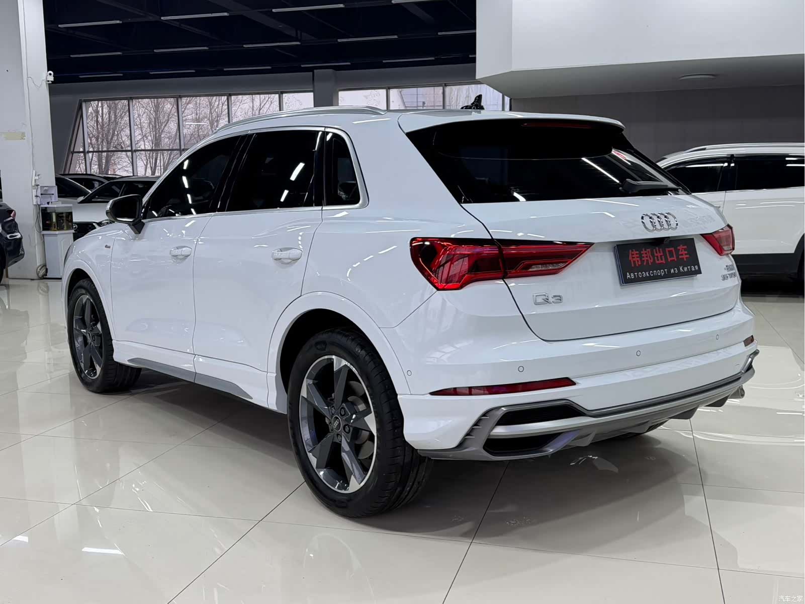 Audi Q3, 2022 4