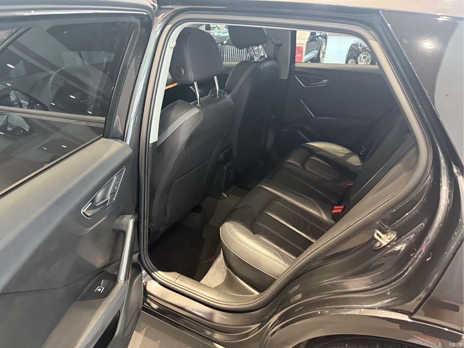 Audi Q2L, 2022 8