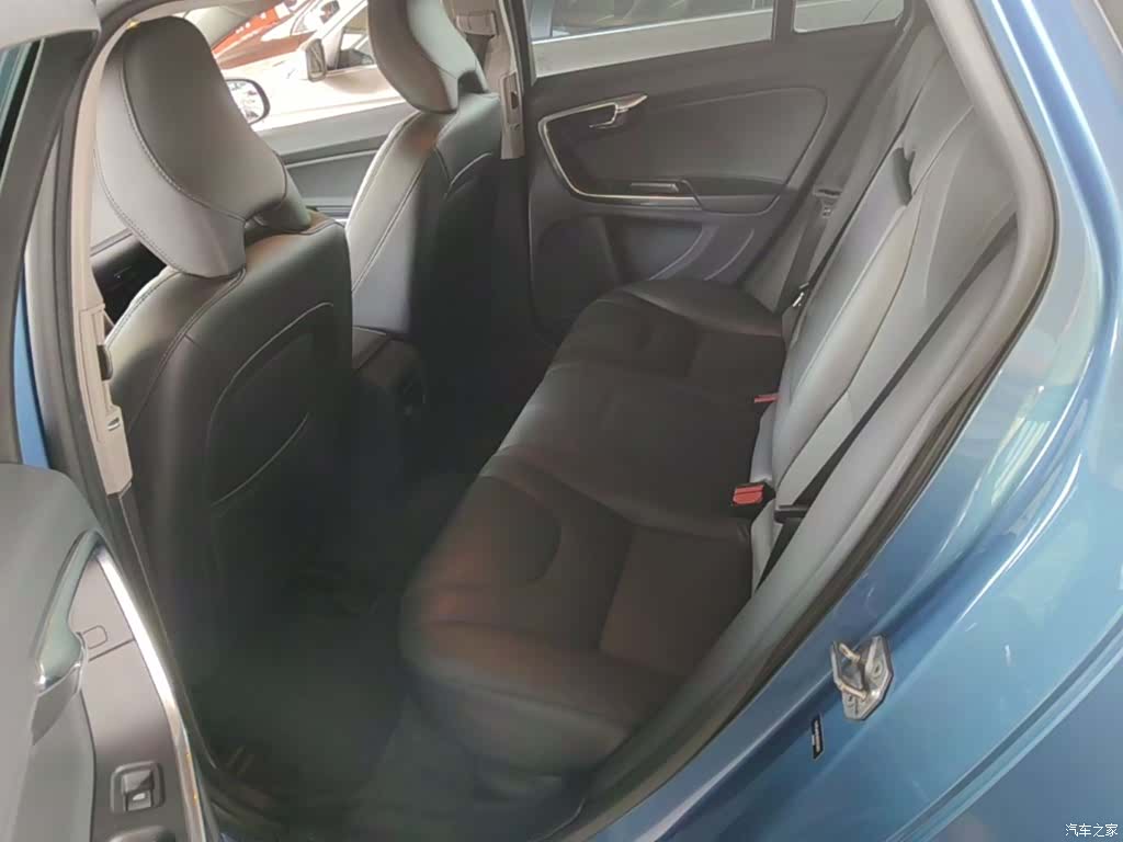 Volvo V60, 2016 17