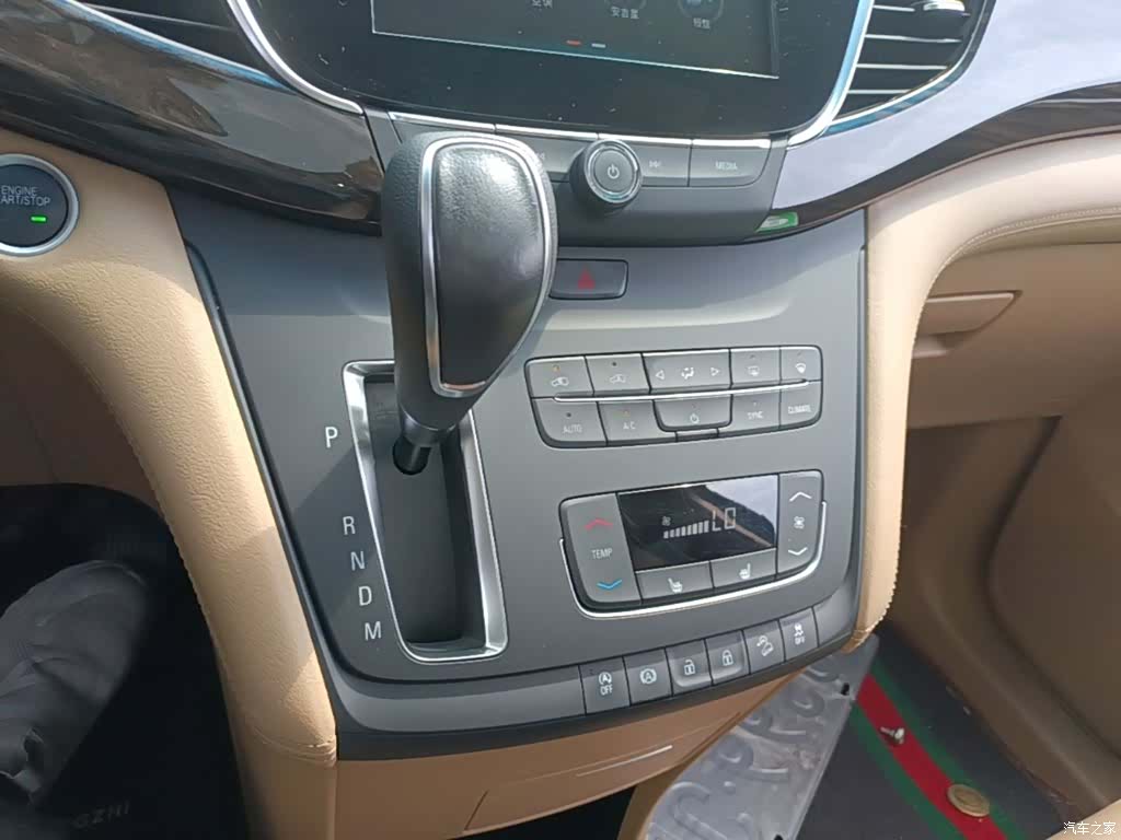 Buick GL8, 2019 14