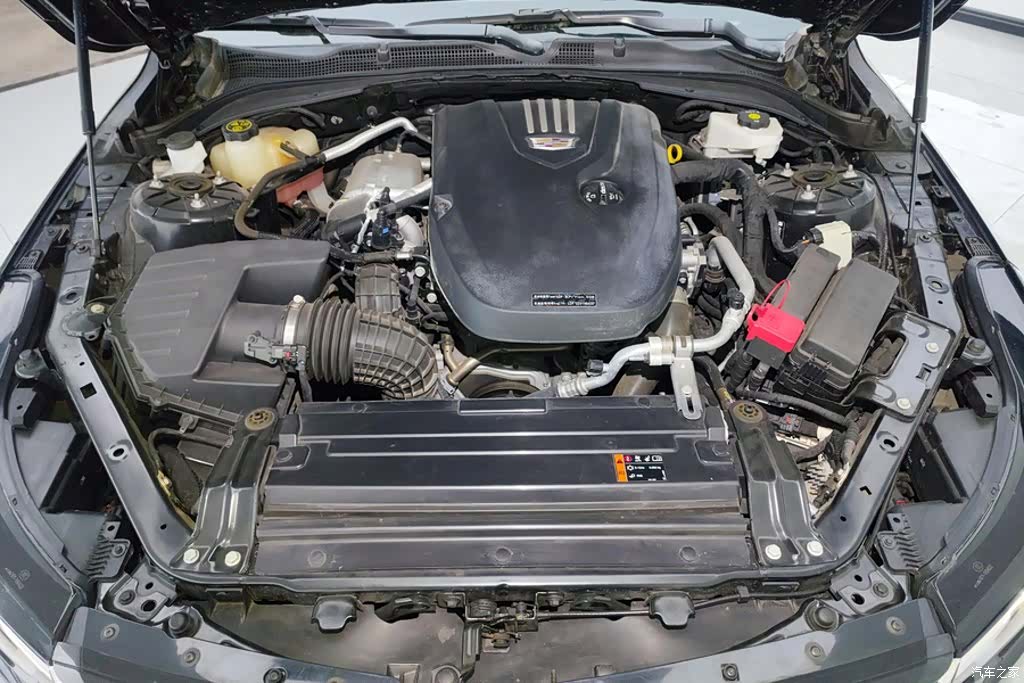 Cadillac CT4, 2023 10