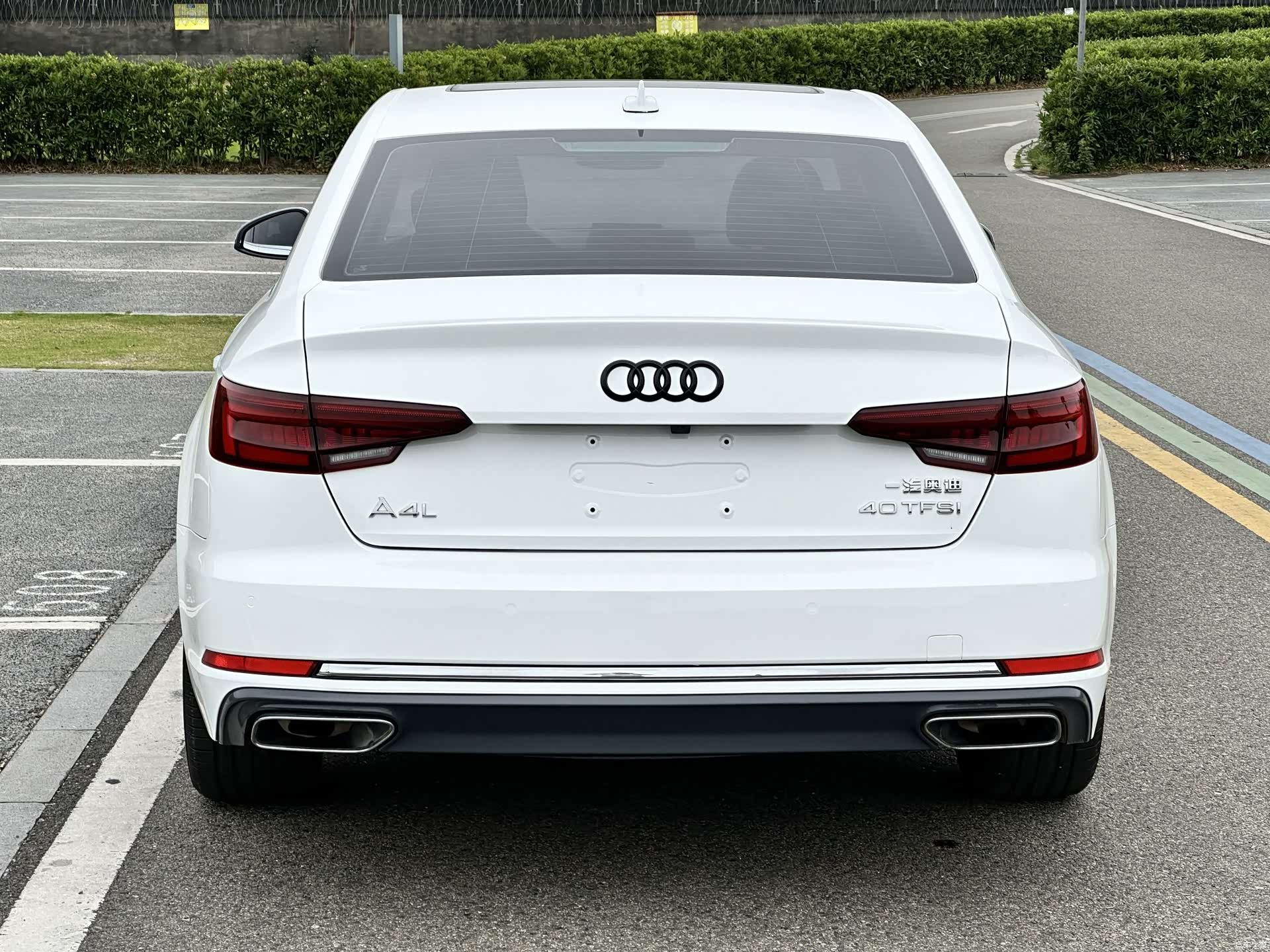 Audi A4L, 2019 все фото