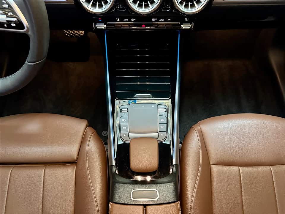 Mercedes-Benz GLB Mercedes-Benz GLB