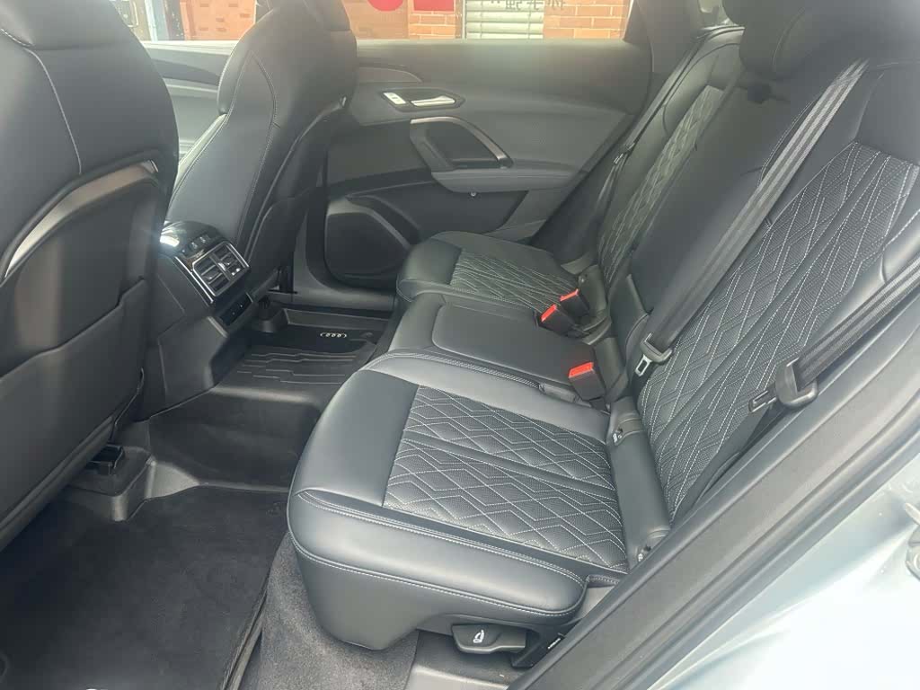 Audi Q5L, 2026 8
