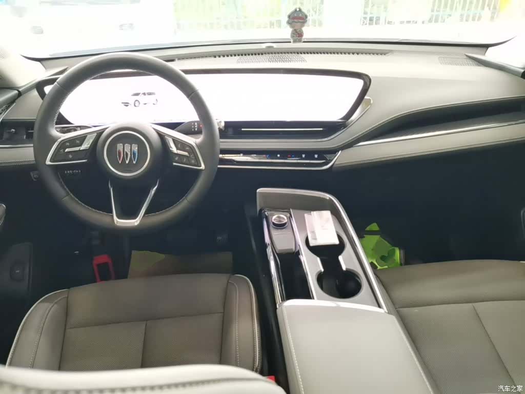 Buick E5, 2025 10