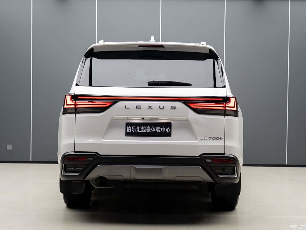 Lexus LX, 2026 7