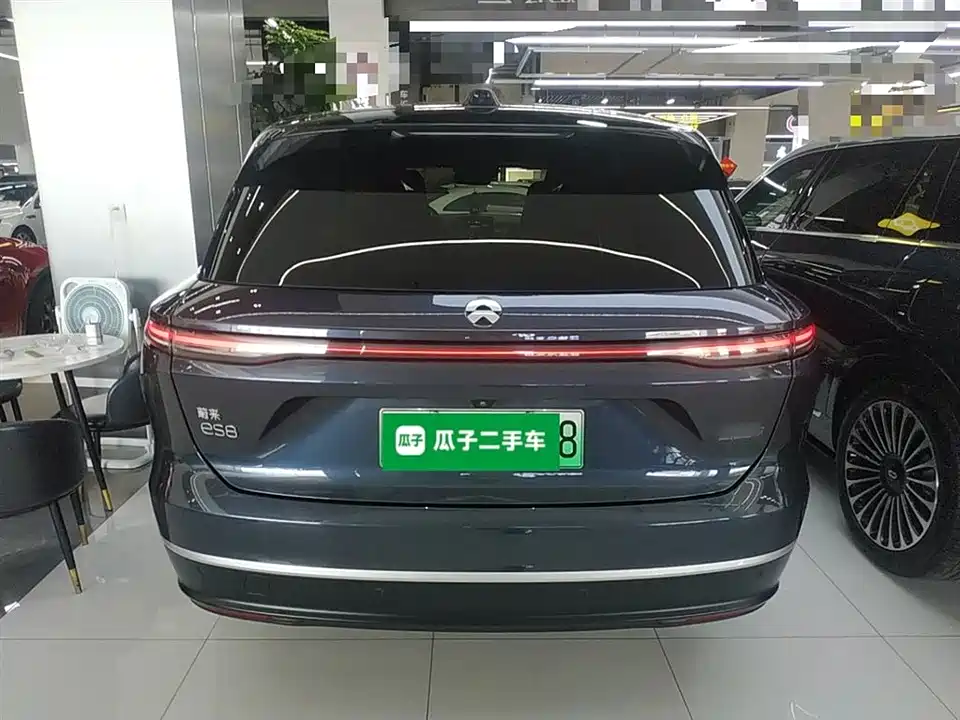 NIO ES8