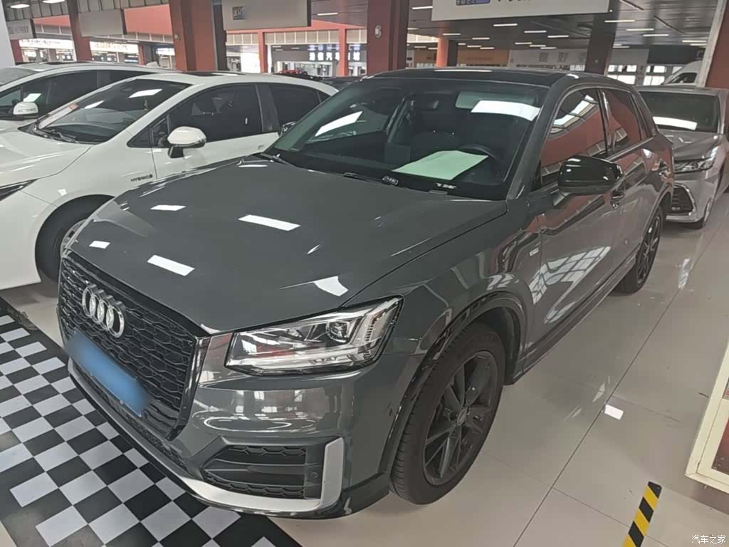 Audi Q2L, 2020 1