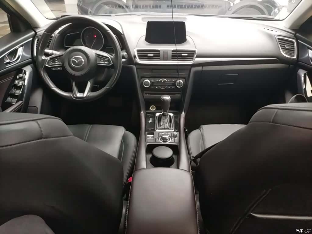 Mazda Mazda3, 2018 10