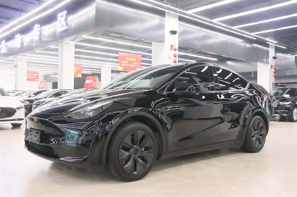 Tesla Model Y, 2024 1