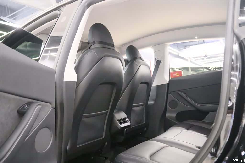 Tesla Model Y, 2024 20