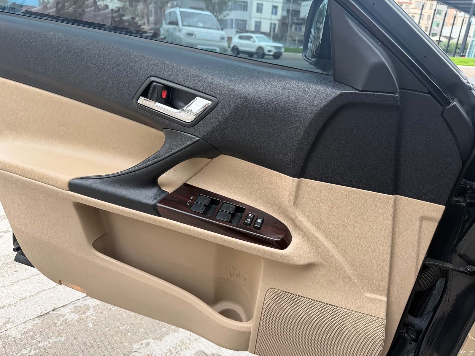 Toyota 2.5V, 2011 9