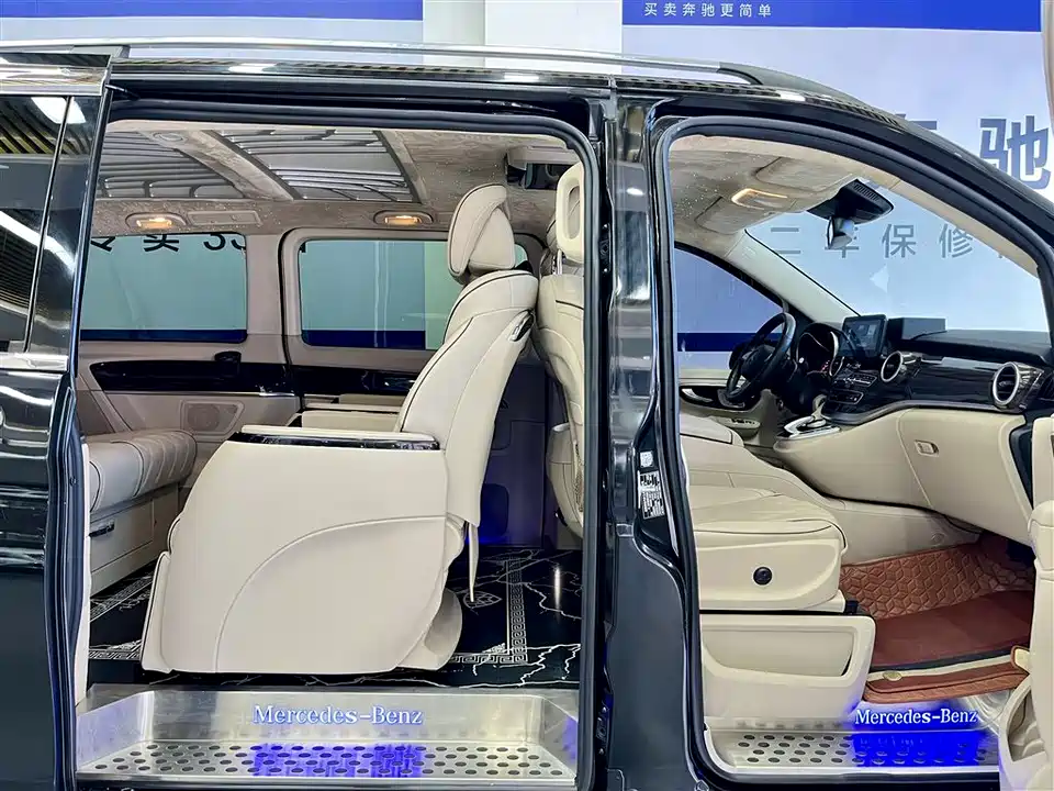 Mercedes-Benz V-class