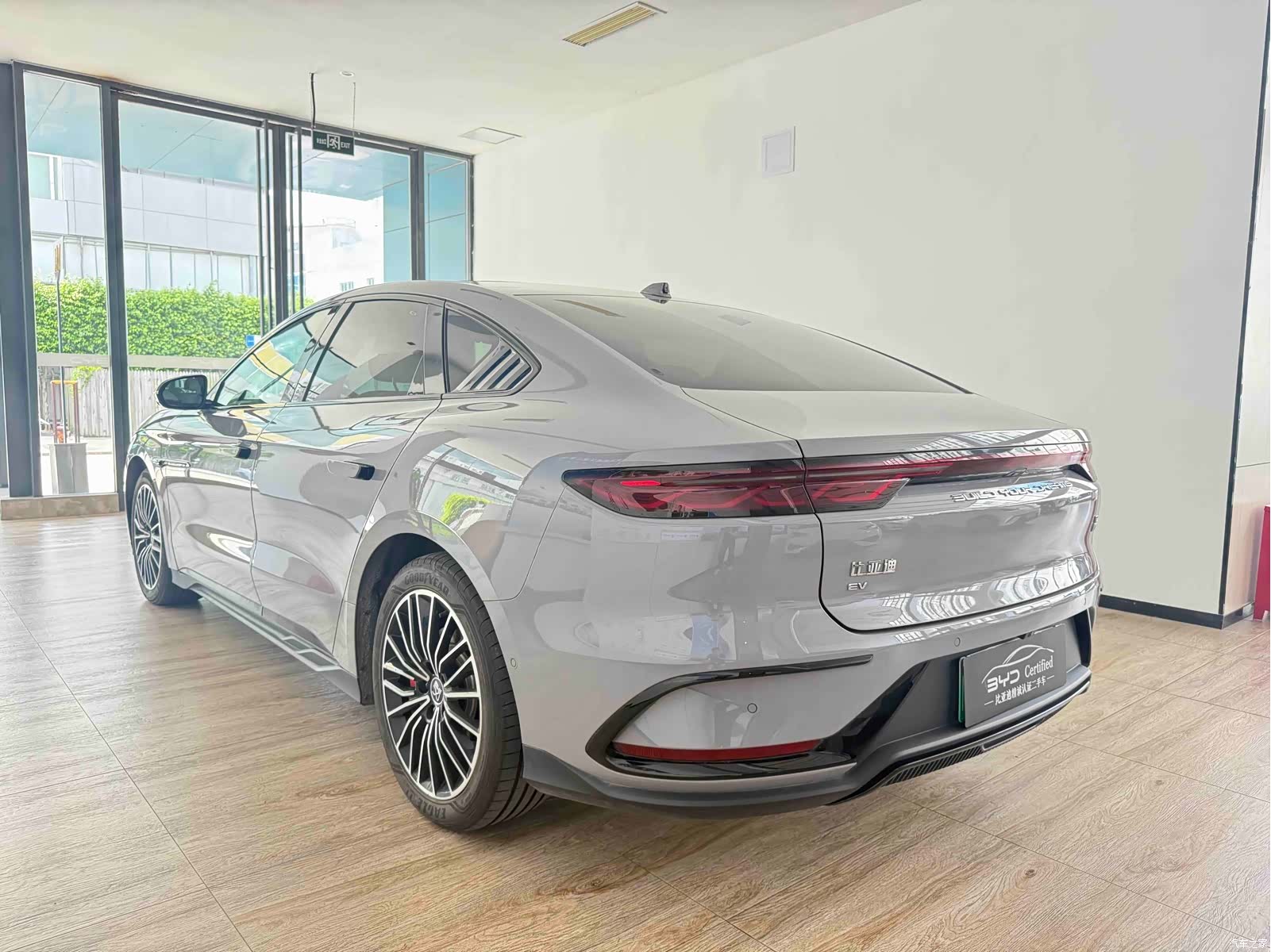 BYD Han, 2025 8