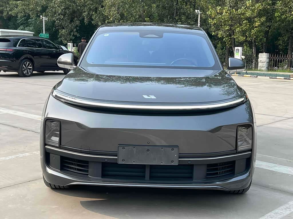Li Auto L8