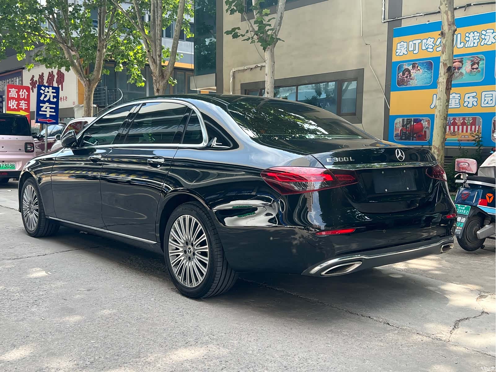 Mercedes-Benz E-Class, 2022 4
