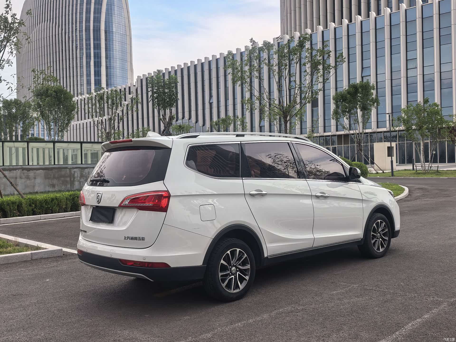 Wuling 730, 2017 4