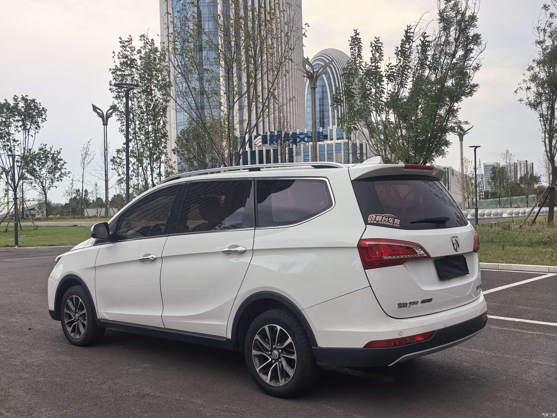 Wuling 730, 2017 6