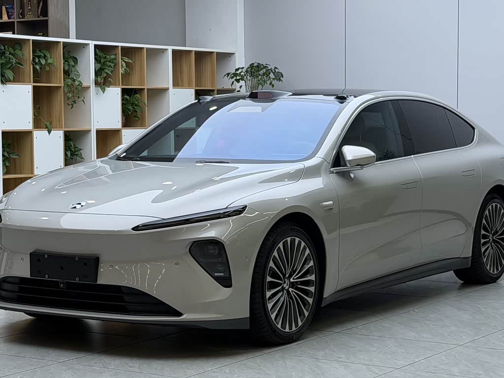 NIO ET7