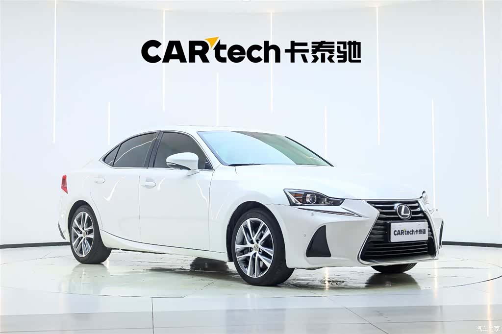 Lexus IS, 2017 4