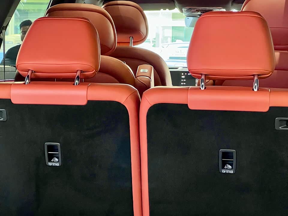 AITO Ask the world M8