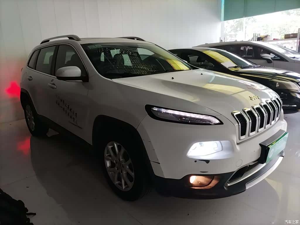 Jeep Cherokee, 2018 4
