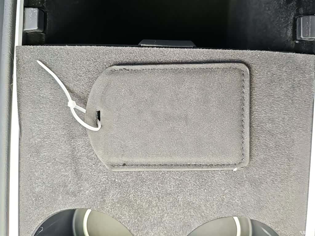 Tesla Model Y, 2023 9