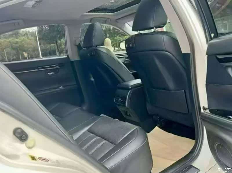 Lexus ES, 2018 11