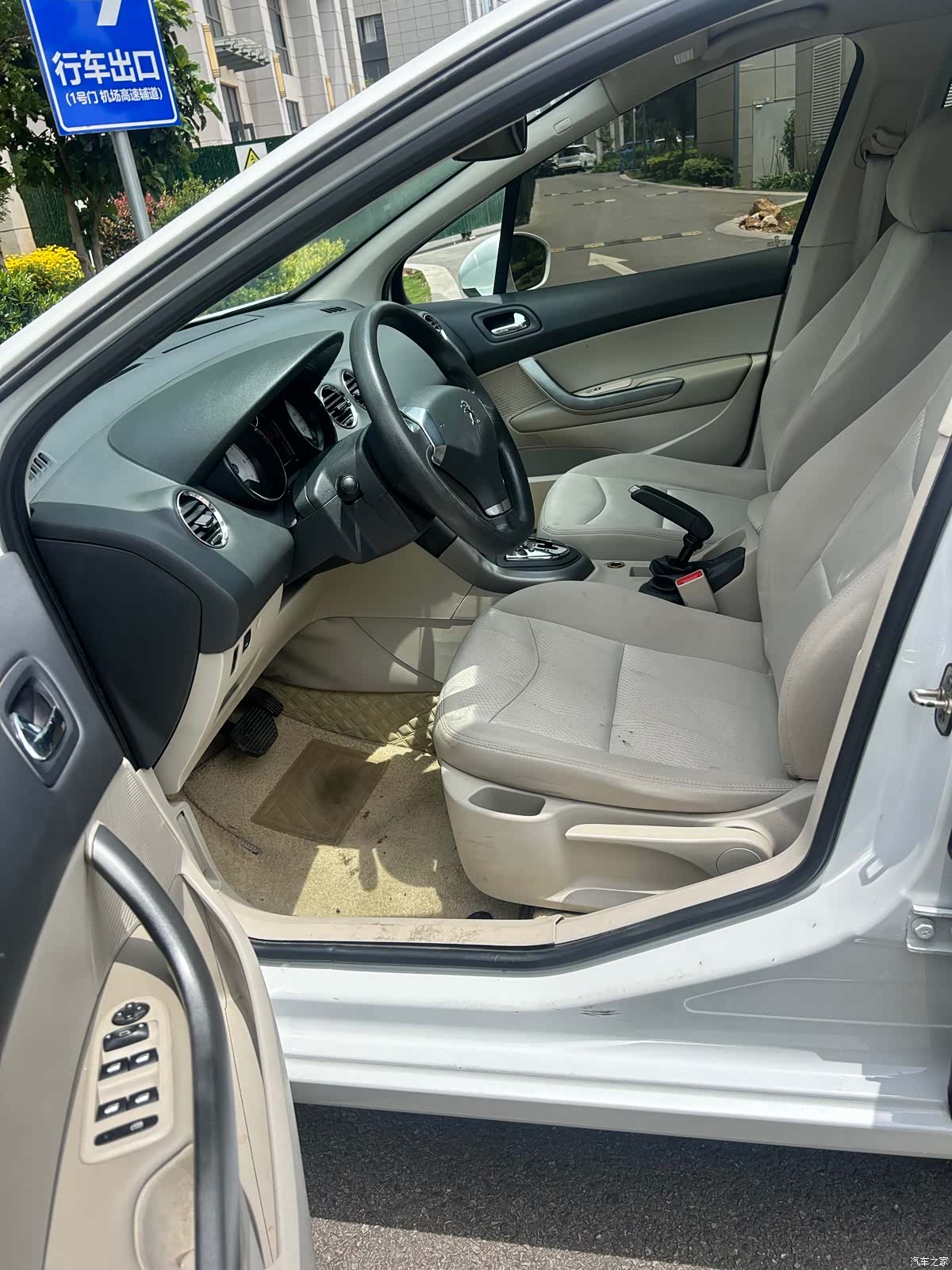 Peugeot 408, 2014 6