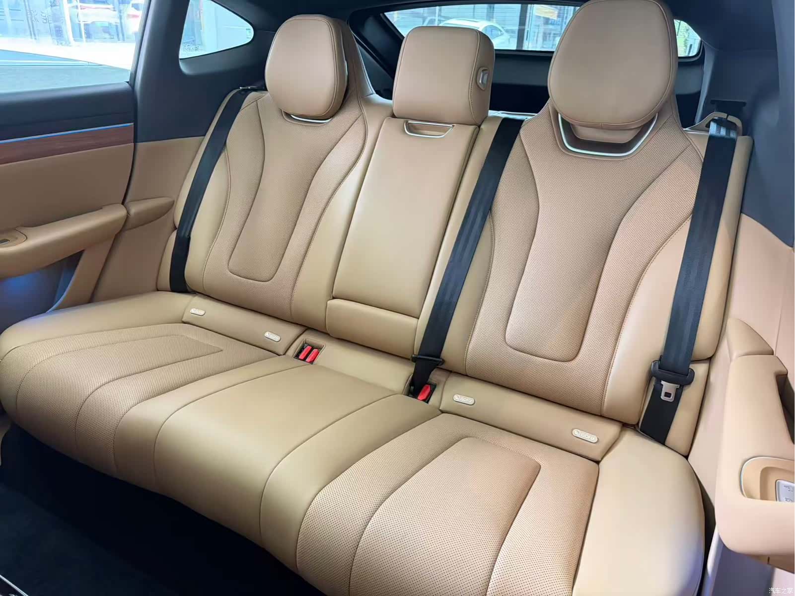 Luxeed R7, 2025 10