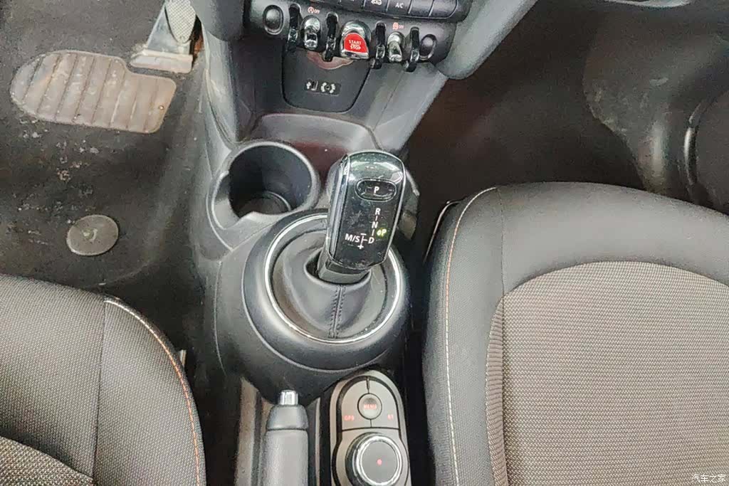 Mini ONE, 2018 16