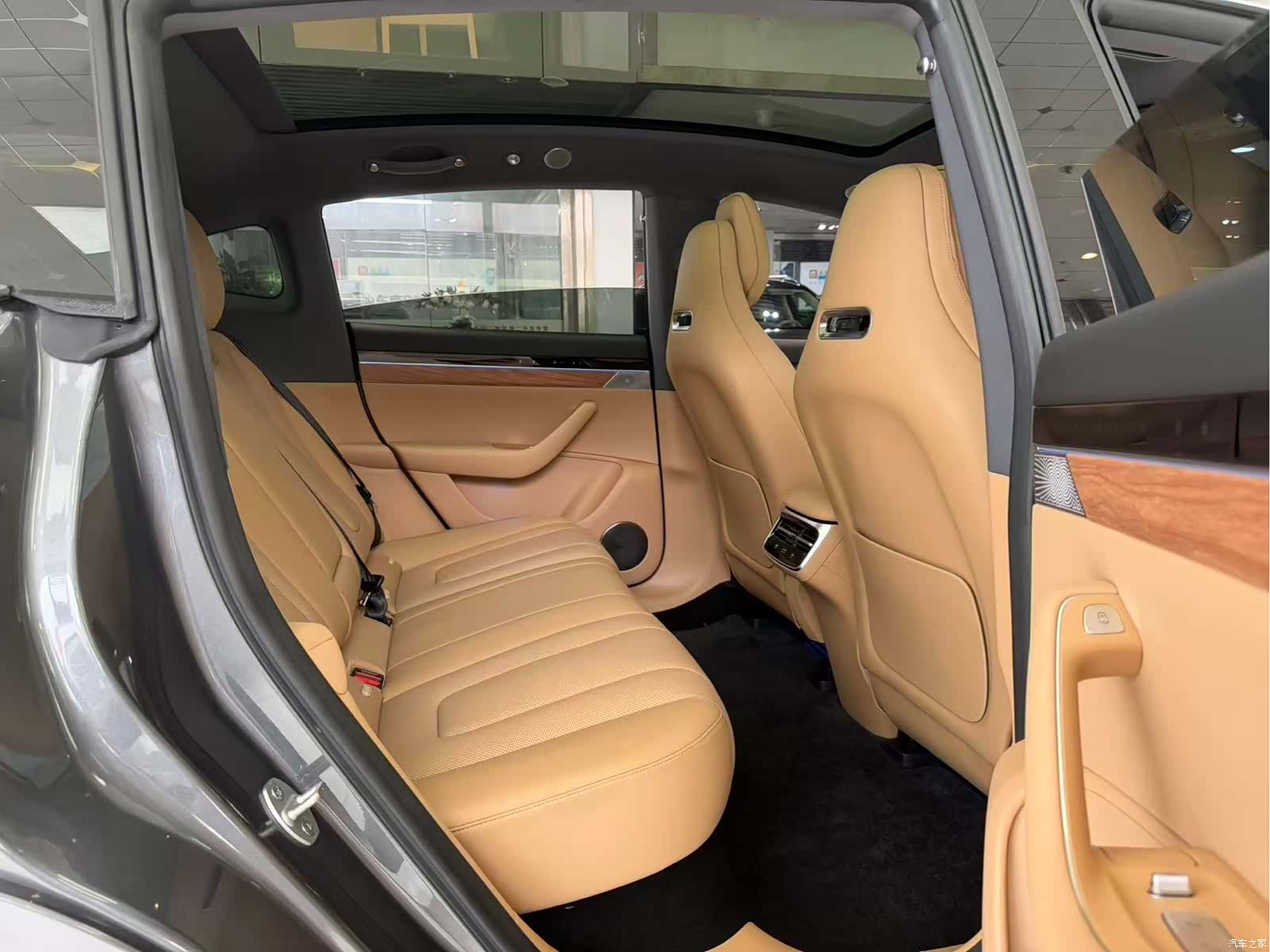 Luxeed R7, 2025 9
