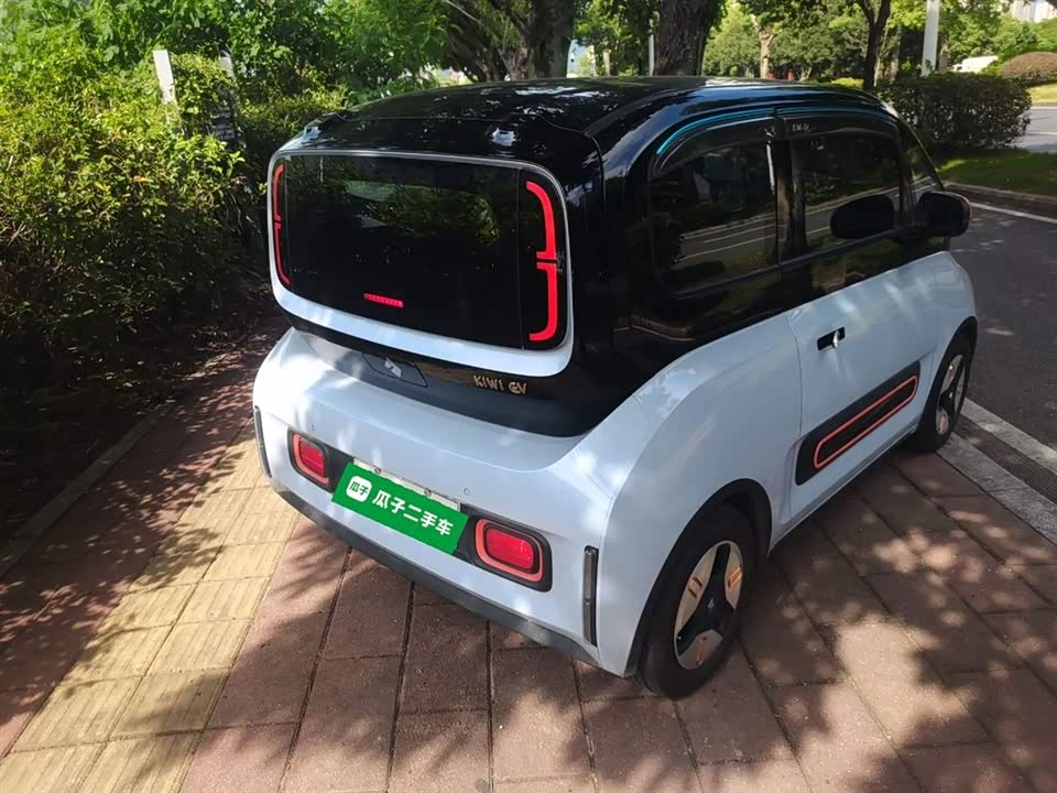 Baoding KiWi EV