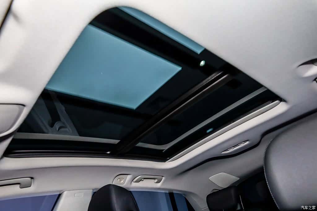 Audi Q8, 2023 27