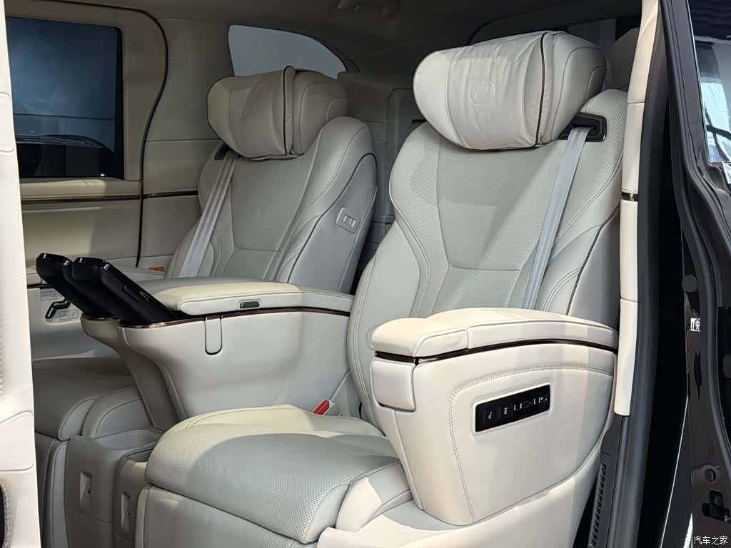Lexus LM, 2024 14