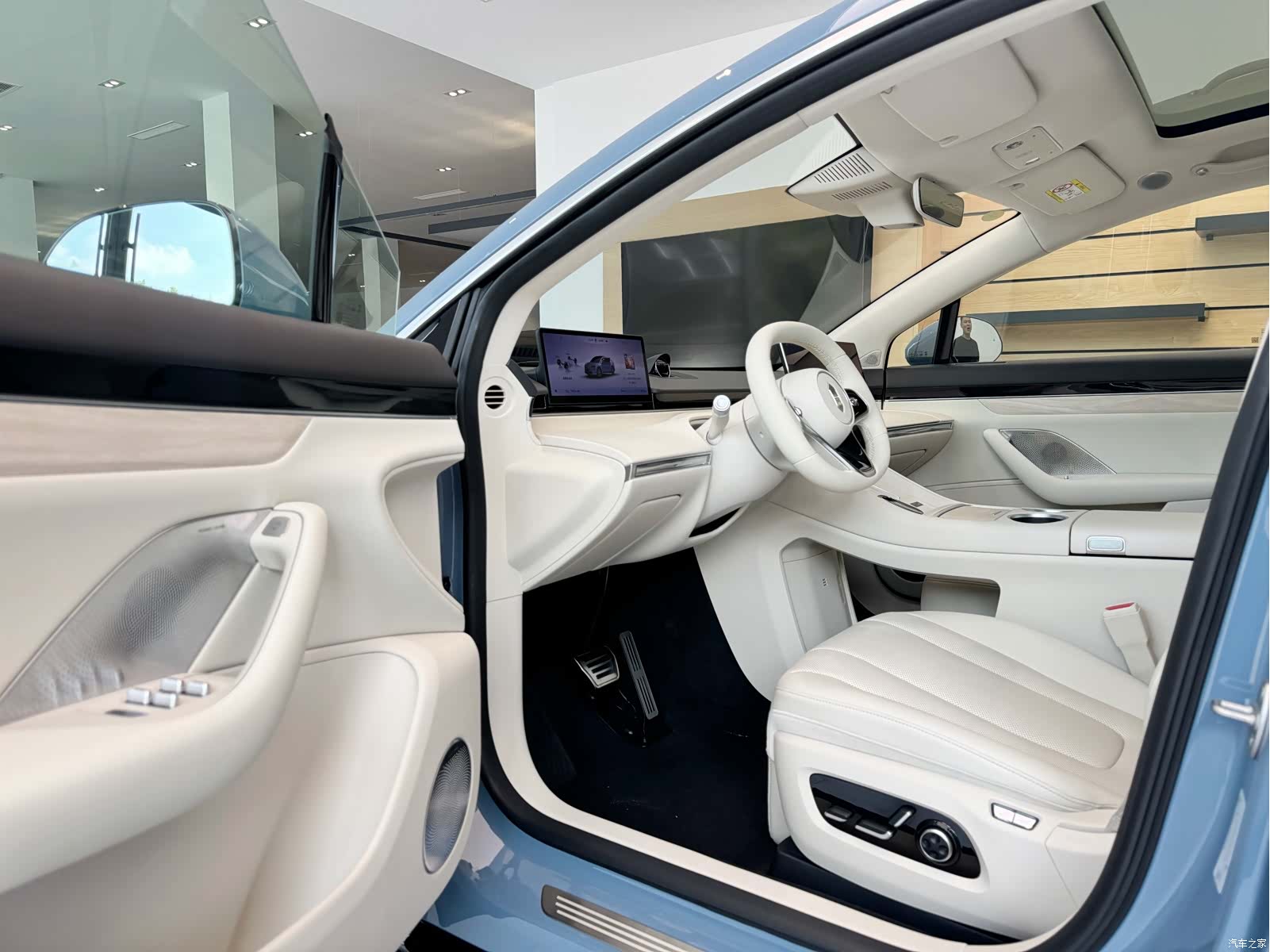 Luxeed R7, 2025 6