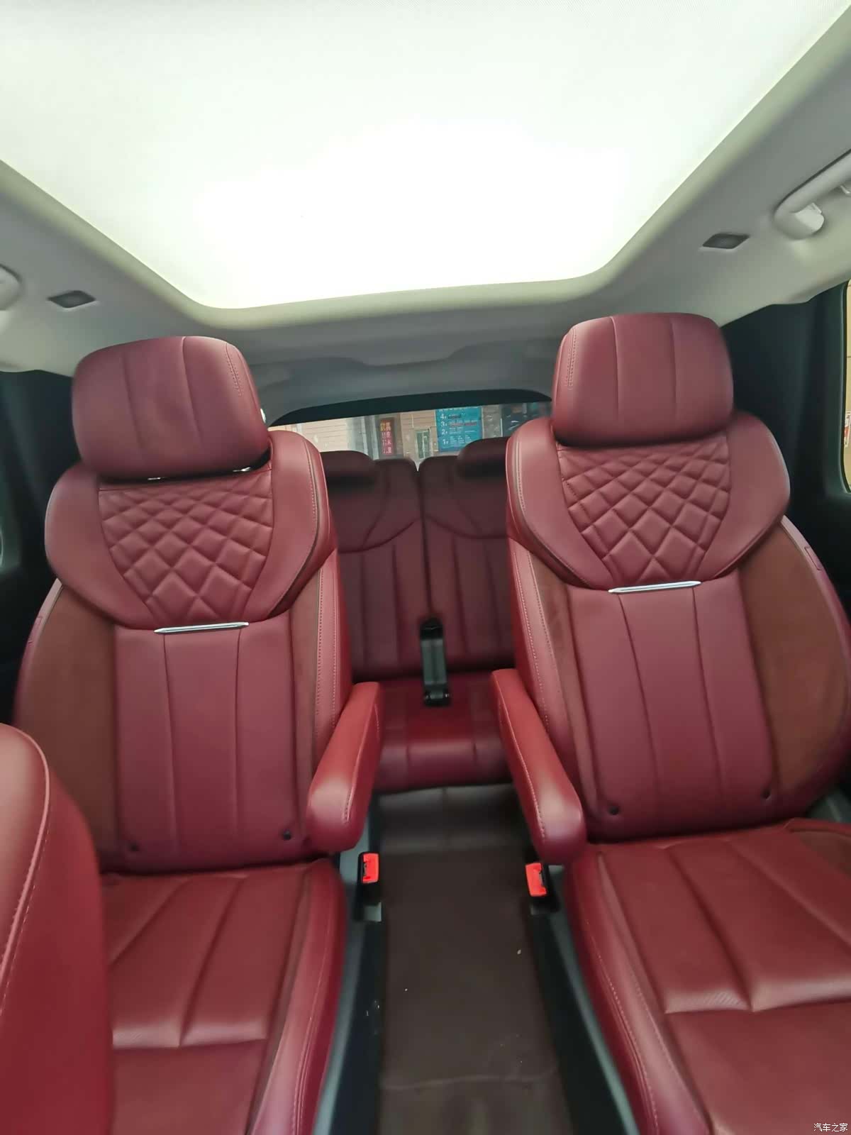 Hongqi E-HS9, 2021 7