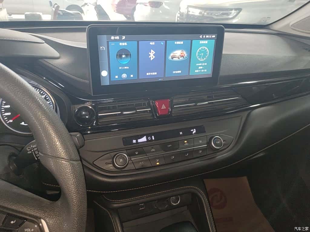 JAC X4, 2021 13
