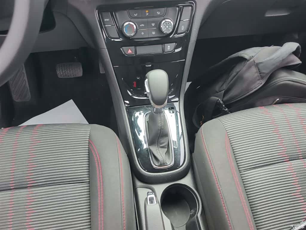 Buick Encore, 2017 14