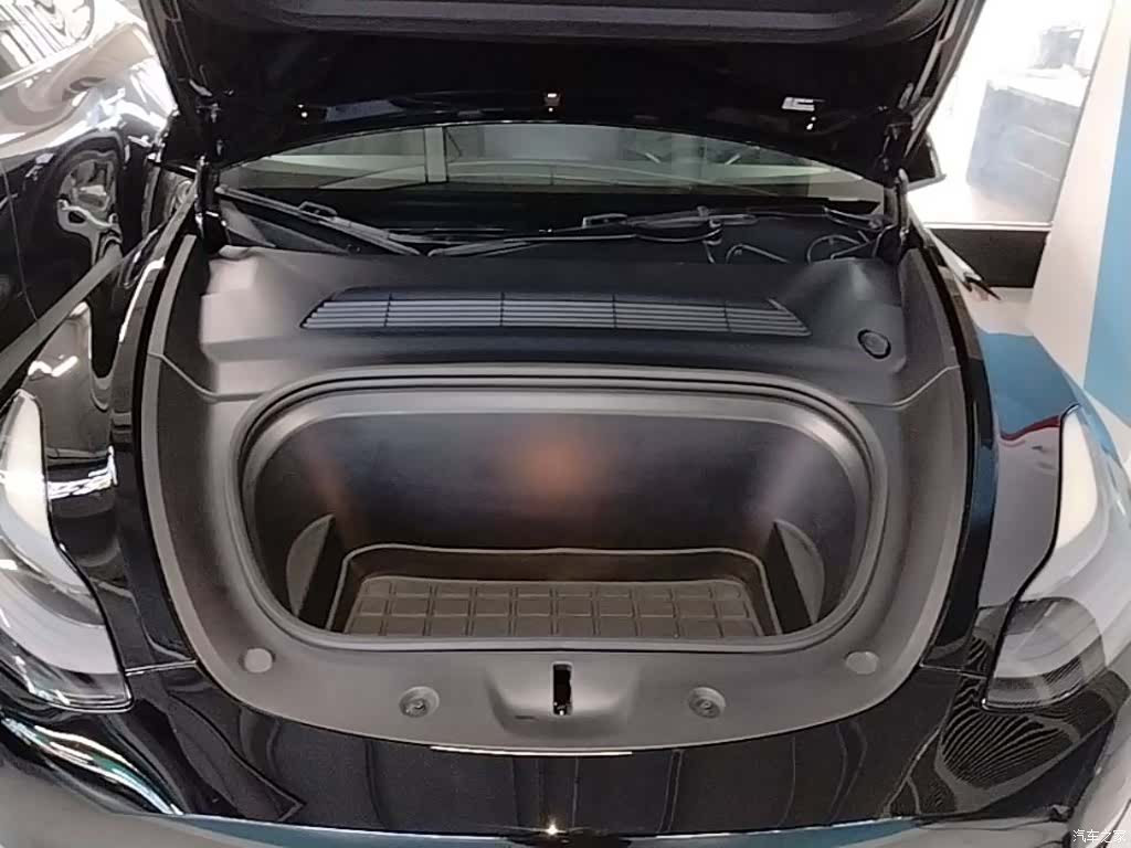 Tesla Model Y, 2021 20