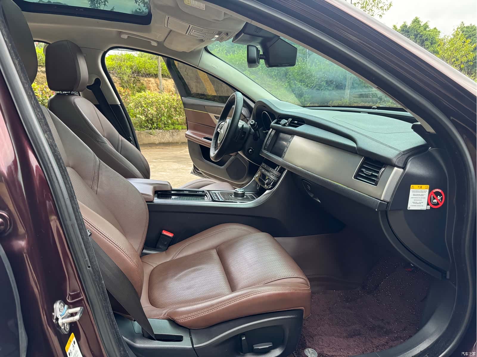 Land Rover XFL, 2016 13