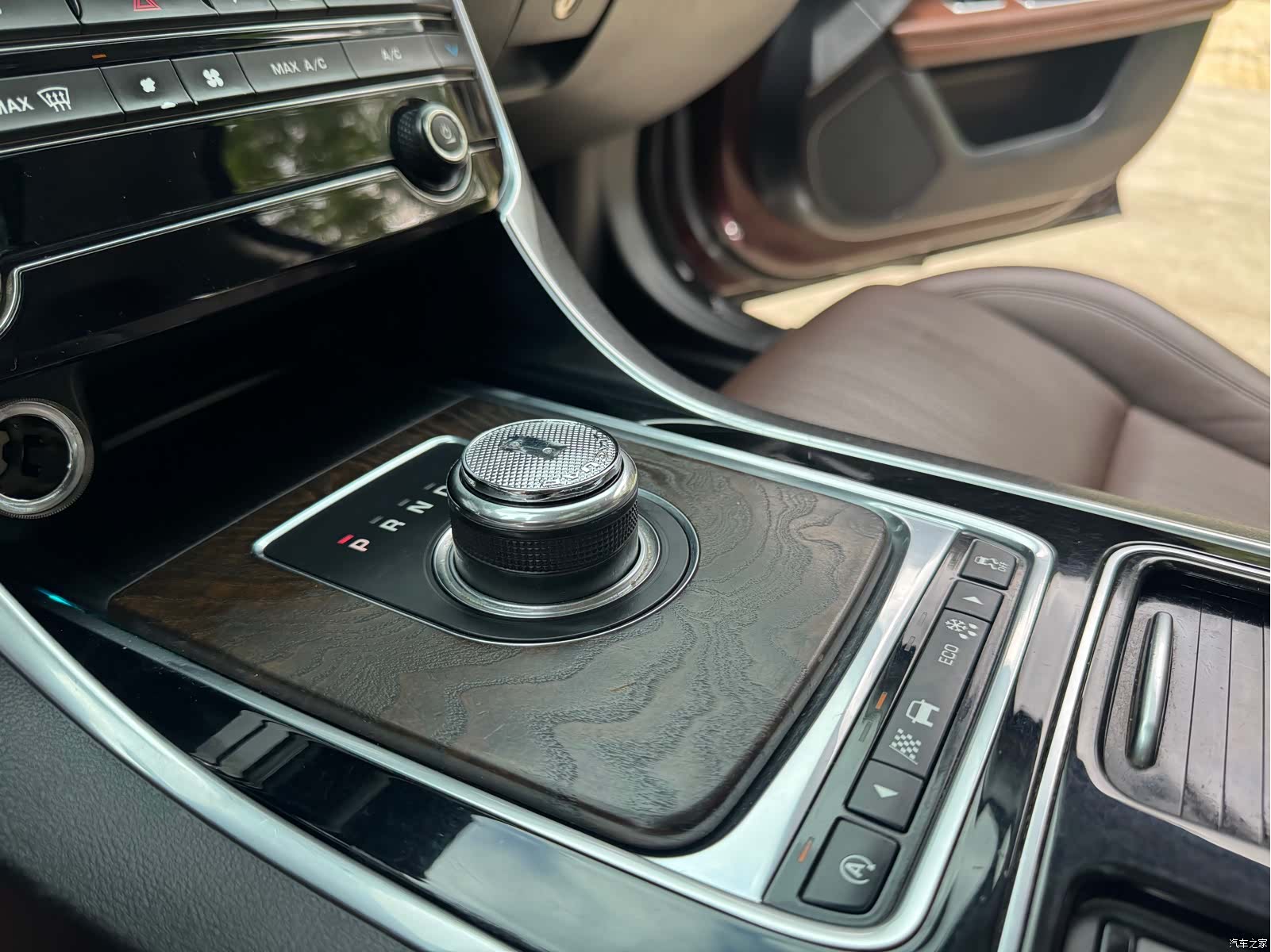 Land Rover XFL, 2016 8