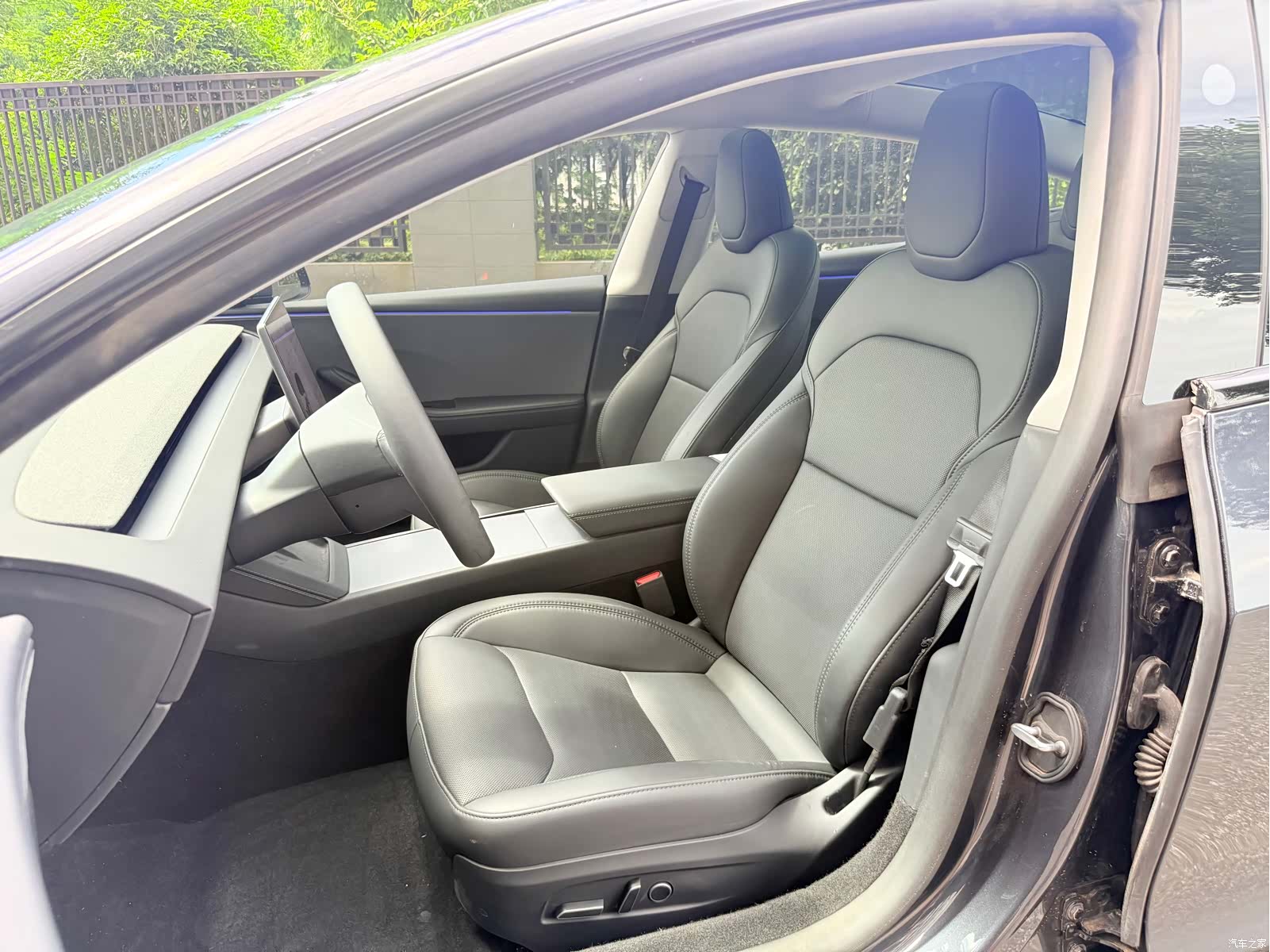 Tesla Model 3, 2025 4